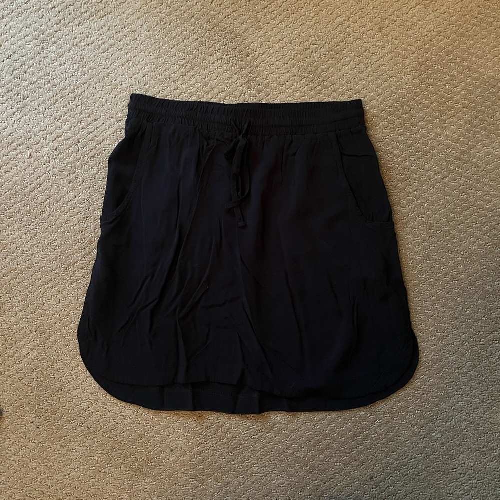 Simple Black Mini Skirt!